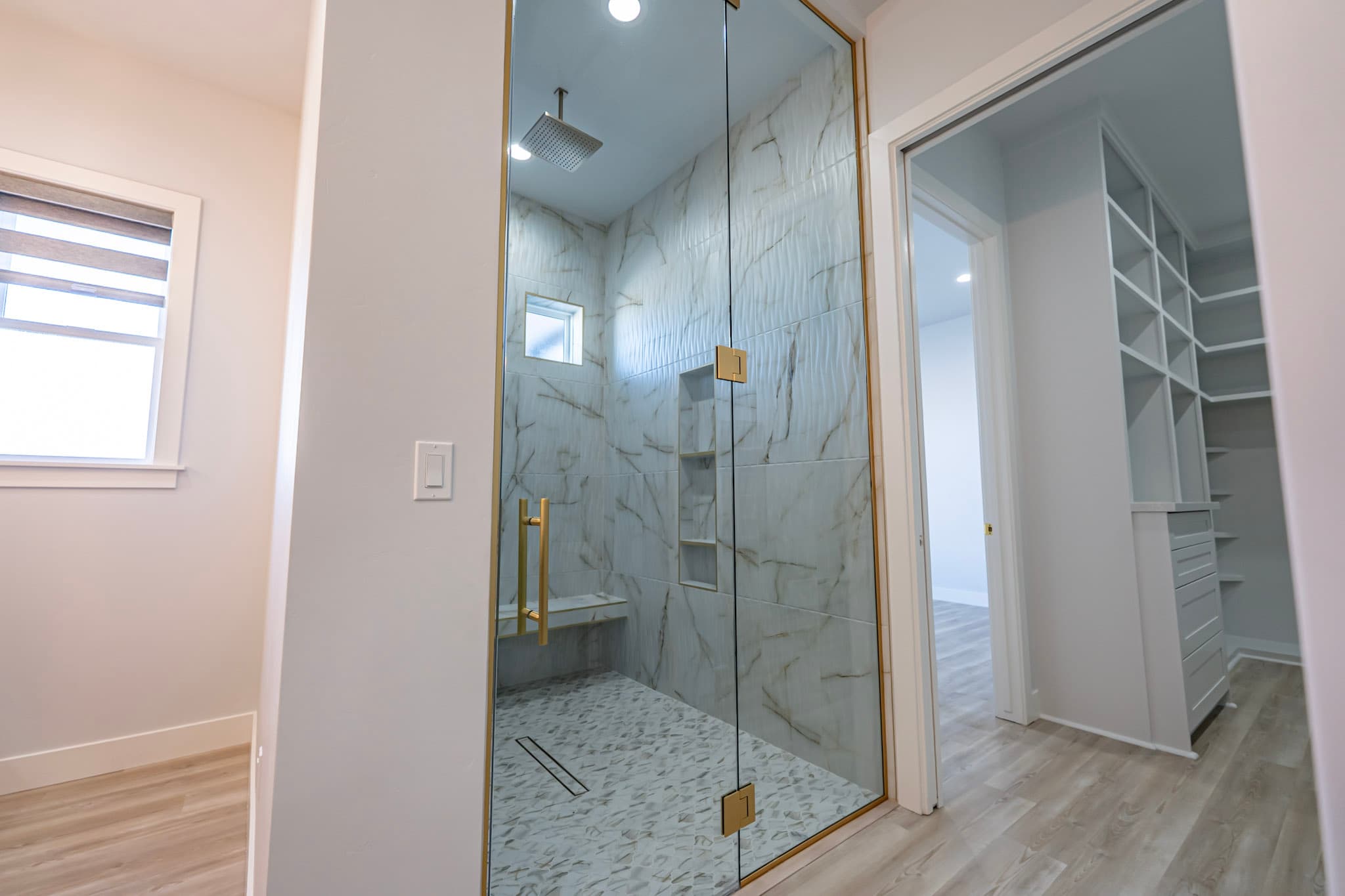 Harvard Shower Closet